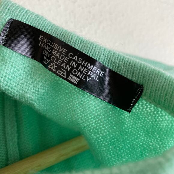 Exclusive Cashmere Mint Green Poncho Topper One Size - Picture 8 of 9